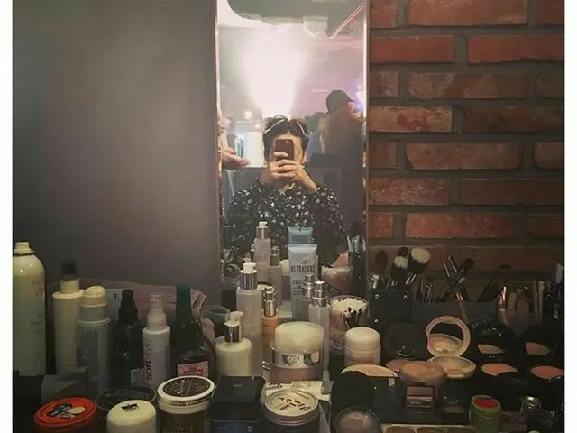 SE7EN, makeup completed. MV shooting from now, near Seoul.