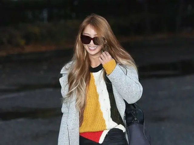 Hyorin (SISTAR), solo at work .. ”Music Bank” rehearsal.