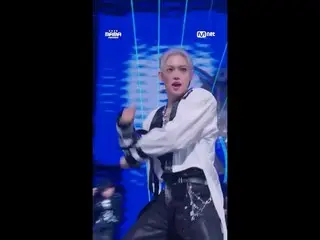 “K-POP CHAM_ _ PION”
 Stray Kids menampilkan CEREMONY (Versi Hip Hip) di MAMA Aw