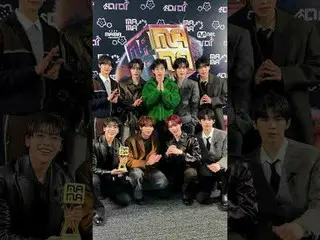 [#2025MAMA] Tiger mempersembahkan trofi! 🐱🏆 ZERO BASE ONE_ _ (ZERO BASE ONE_ _