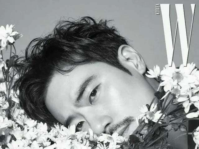 Actor Kim Kang Woo, released pictures. ”W KOREA”.