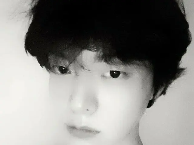 【G Official】 Actor Ahn JaeHyoung, ”Hello?” Photo shoot self-portrait.