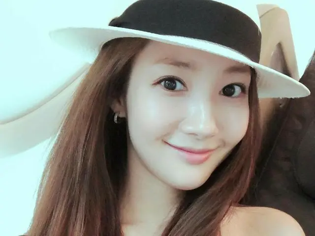 【G Official】 Actress Park Min Young, released the photo.
