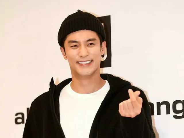 Actor SungHoon participates in the opening memorial event of ”UNIQLO Heat TechSpecial Store”. Seoul