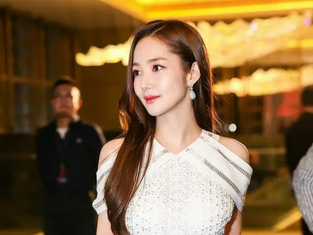 【G Official】 Actress Park Min Young, released a photo with a comment ”Thankyou forwelcoming China !.