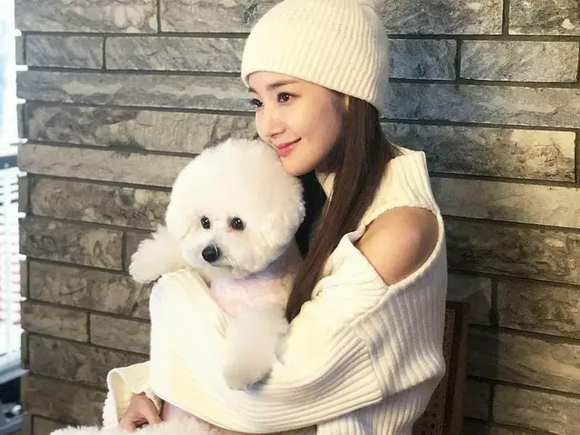 【G Official】 Actress Park Min Young, SNS update. ”Happyshooting withPark-Leon”.