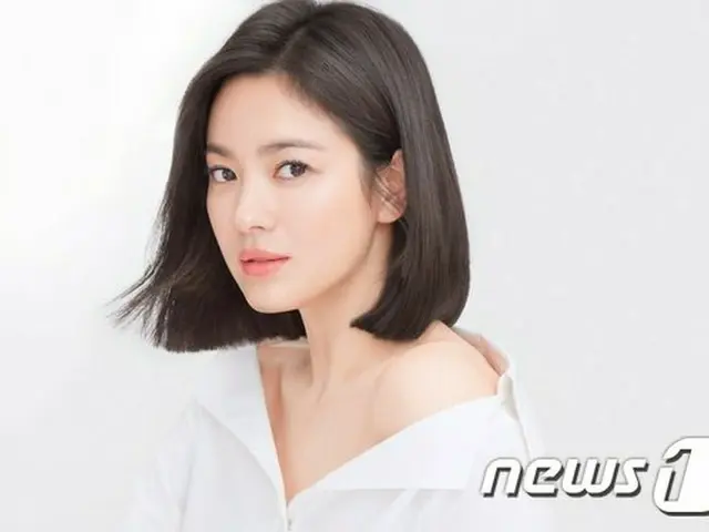 Actress Song Hye Kyo, Amore Pacific (AMOREPACIFIC) beauty equipment brand ·Makes exclusive to the mo