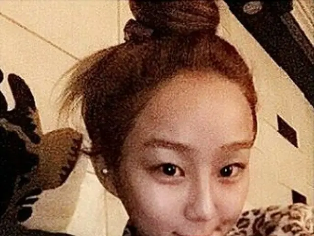 Hyorin (SISTAR), updated SNS. A leopard pattern stole is rolled and ”a rudeperson, who is who?” Cute