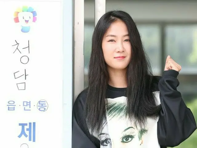 Soyu (SISTAR), arrived at the polling place of the presidential election. ”Iwill participate in a be