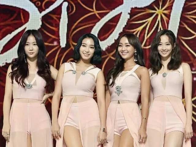 SISTAR, the last concert before the dissolution on the 28th. Hyo-rin shows offhis first solo stage w