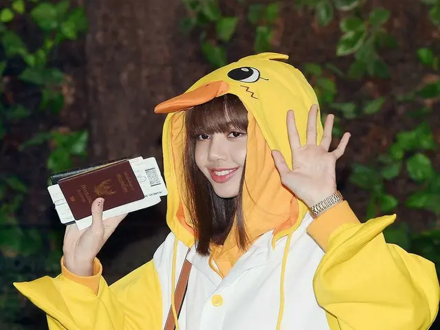 BLACKPINK LISA depart for Japan to hold ”BLACKPINK 2019-2020 WORLD TOUR IN YOURAREA in JAPAN”. On th