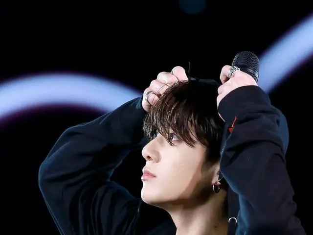 #BTS Jung Kook berbicara tentang penyebab bekas luka di wajah.  ● Ketika saya ma