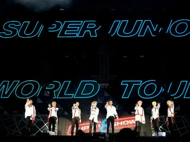 SUPER JUNIOR, album kinerja "SUPER SHOW 8" dirilis pada 1 Mei. Termasuk adegan n