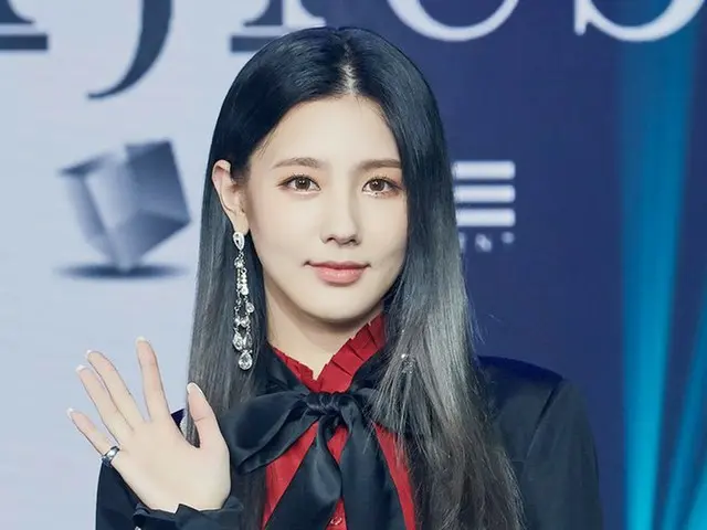 (G) I-DL E berpartisipasi dalam acara comeback. .  -Kembali ke mini album ketiga