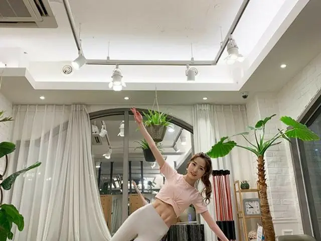 [G Resmi] IZONE, 🤸🏻‍♀️💨  #히토미 #Hitomi #Hitomi Honda  #IZONE #IZONE #IZONE  