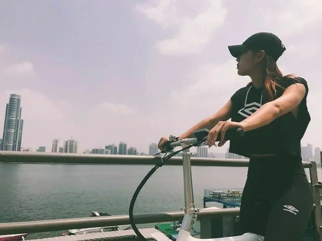 SISTAR former member Soyu, Updated SNS. ”Good weather to ride a bicycle.”