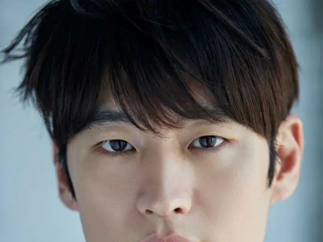 Actor Lee Je Hoon, released pictures. Magazine marie claire.