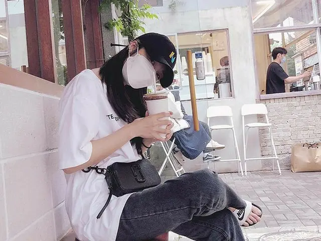 [G Resmi] Apink_ EunJi ， Topeng Feeeel sooooooo  😷😷😷😷😷😷  
