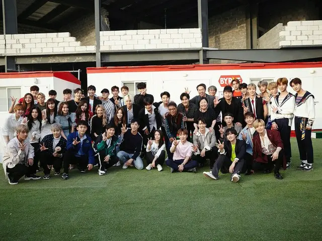 Hasil survei kuesioner K-POP World adalah topik hangat.  ● Apa kantor manajemen 