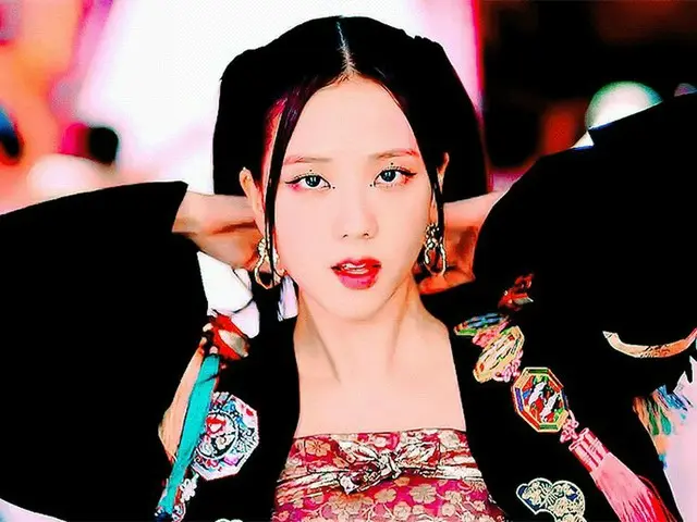 #BLACKPINK, lagu baru MV "Norige" adalah topik populer di Korea.  ● Aksesori asl