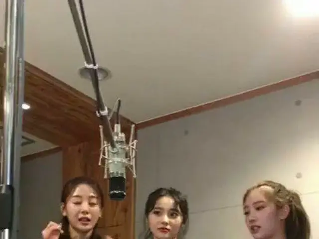 [Rumus T] LOONA (Loona), [LOONA (LOONA) KickKick #207]  Jinsol Ini bukan pura-pu