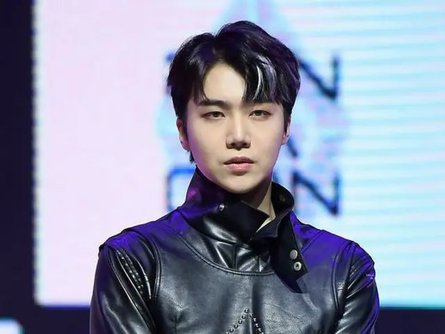 PENTAGON Jinho diangkat sebagai Pasukan Penjaga Kehormatan Angkatan Darat. Melak