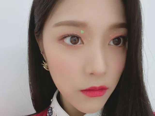 [T formula] LOONA (Loona), [#Hyunjin / #HyunJin] Ini adalah pertama kalinya aku 