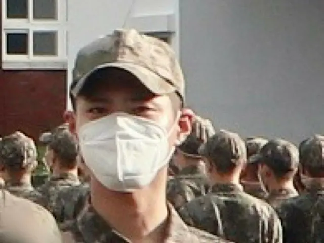#Park BoGum, foto militer sedang menjadi topik hangat di Korea. ..  ● Mendaftar 
