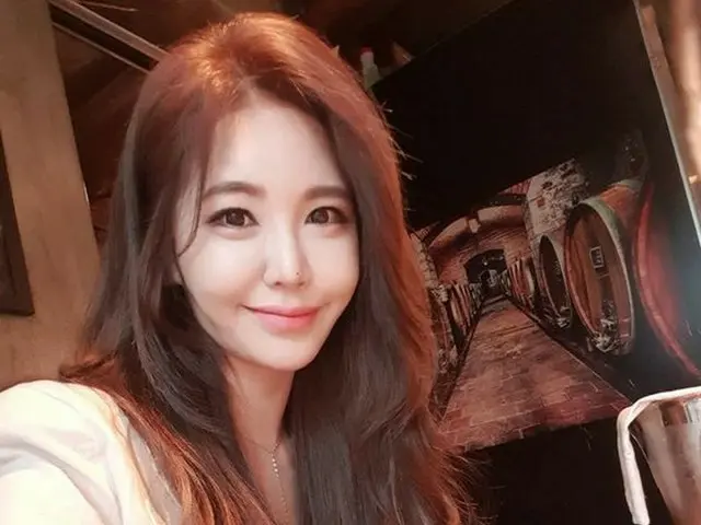 Aktris Kang Yibin meminta seorang pria misterius yang mengaku sebagai kekasih on