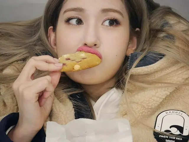 [Resmi] IOI_local Jung Somi, saya menyebutnya manis dan lembut ☁️🌈  말랑 🤍  
