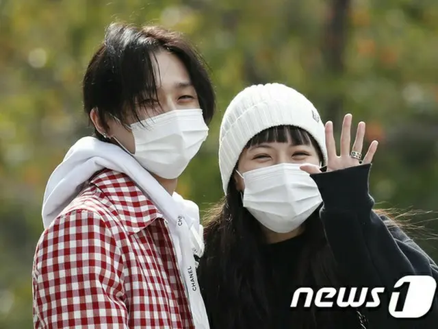 HyunA mendukung _EDawn_ yang muncul di SBS Power FM "Che Huazheng's Power Time".