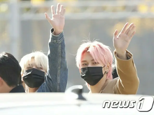 Berpartisipasi dalam rekaman "Cultwo Show" dari TOMORROW X TOGETHER dan SBS. ..