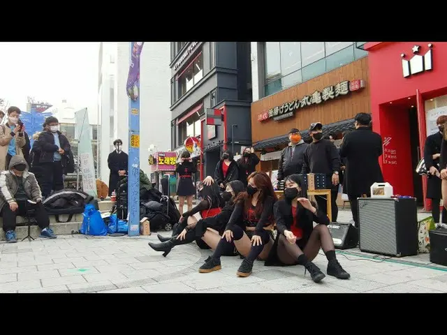 【直 カ ム Z】 Able Crew-MAMAMOO_ Dingardinga Hongdae Busking Performance （20.11.21） 