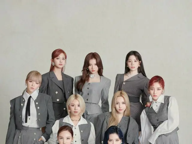 DAY6, TWICE, anak jalanan, ITZY, Mi TimE の "Lagu dan album yang menentukan ulang