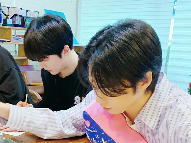 [JT Resmi] ASTRO, [#ASTRO_POPUP] Lukisan Raki yang menyenangkan #ASTRO #AROHA #A