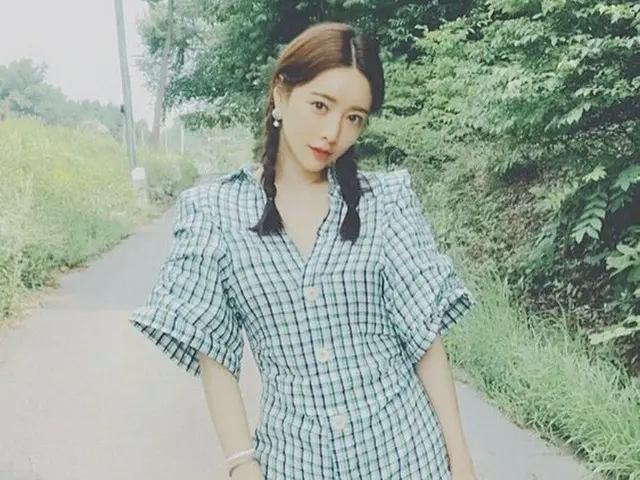 Actress Hong SooAh, updated SNS.