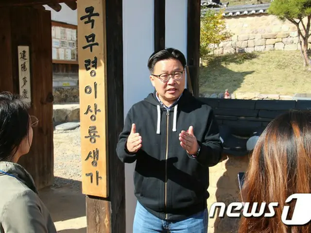 Seo Kyung-duk, seorang aktivis anti-Jepang di Universitas Wanita, sangat ingin m