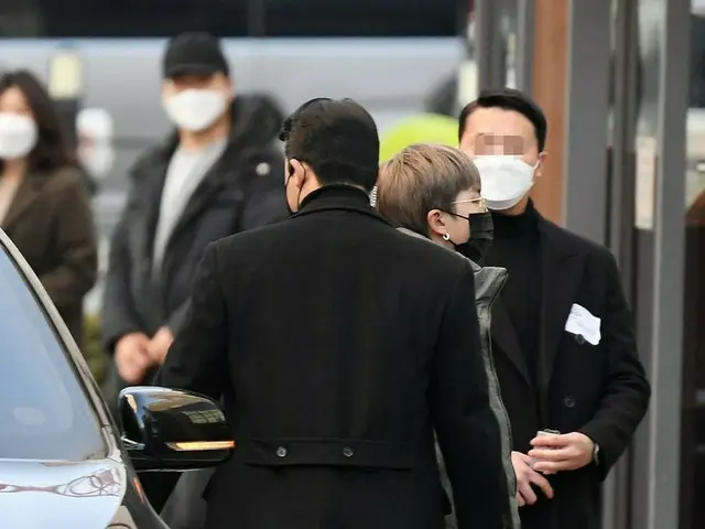 Berpartisipasi dalam pra-rekaman "2020 KBS Kayosai" yang dipimpin oleh RM BTS, J
