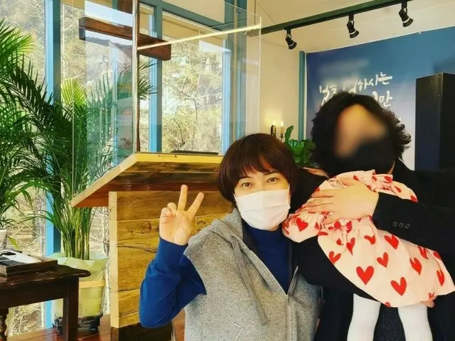 Artis yang tertawa Qiao Huilong menyebabkan kontroversi dalam foto pemujaan asos