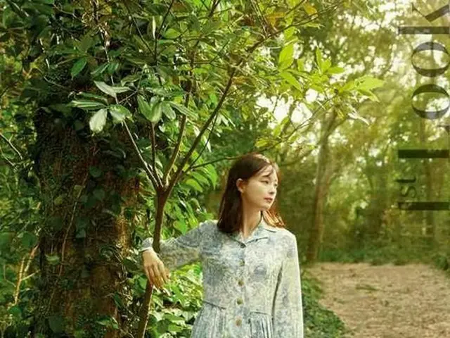 Aktor Won Bin dan istri aktor Li Naying merilis album foto. Pada pandangan perta