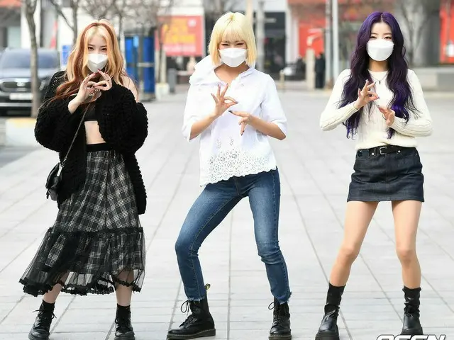 Adik MAMAMOO, PURPLE KISS, pergi ke SBS untuk rekaman radio. ..
