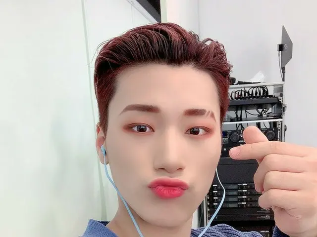 [T Official] ATEEZ, [#Production] selfie requested by Tiny #ATEEZ #ATEEZ ..