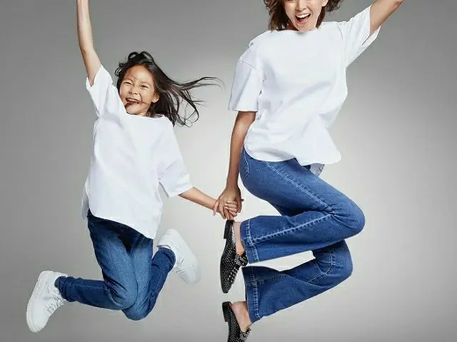 Model SHIHO memposting foto dengan putrinya Choo Sarang di Hari Ibu. ..