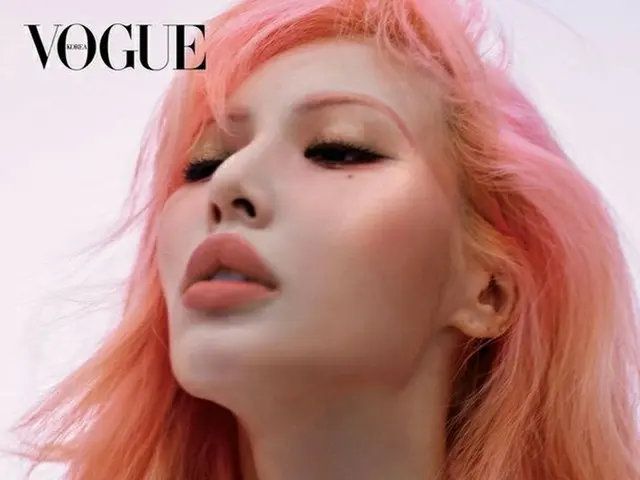 HyunA dan pemotretannya dipublikasikan. VOGUE KOREA. .
