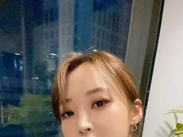 [Resmi] MAMAMOO, [#Moonbyul] Pada jam 9 nanti, Moomoo kami naver now studio Moon