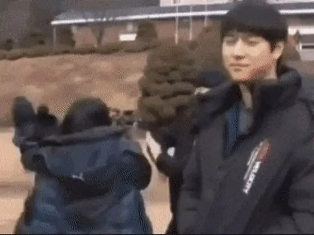#GirlsDay Hyeri dan aktor Yoo Junyeol berbicara tentang "awal cinta" di Korea. -