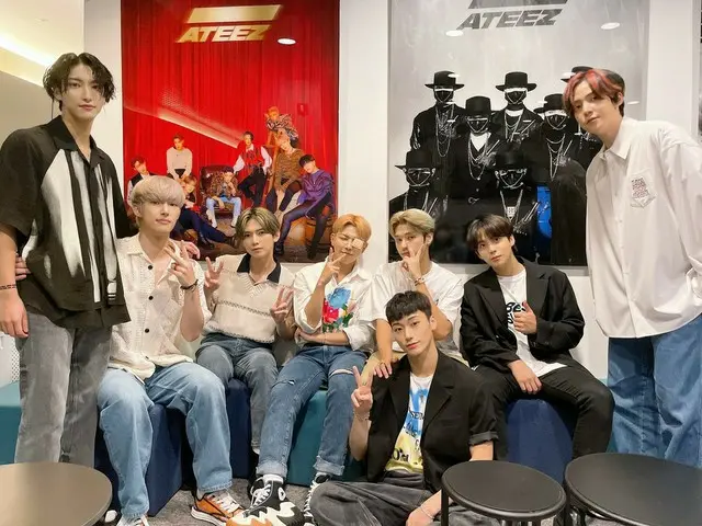 [T Official] ATEEZ, [📷] ❤ ATINY 1000TH DAY ❤ Behind Photo ⠀ ATINY 100 Can yousail with me on the 1s