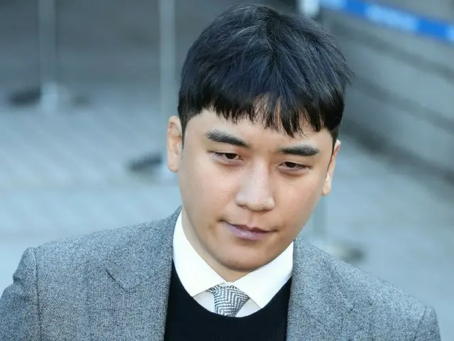 Menurut laporan, dia menggoda orang Jepang, mengajar _VI (Victory/BIGBANG) "3 ta