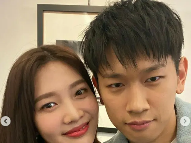 JOY_ juga mengaku berkencan dengan penyanyi Crush. ..