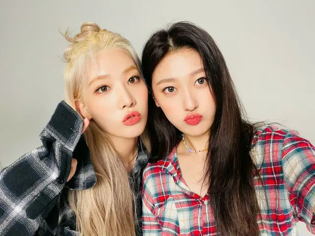 [TOfficial] LOONA (Loona), [#KimLip / #KimLip] Ibu bungsu kami oh ooh ❤💜 Apakah